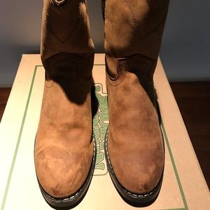 Youth Boots , Color Brown, Size 5 Never been worn